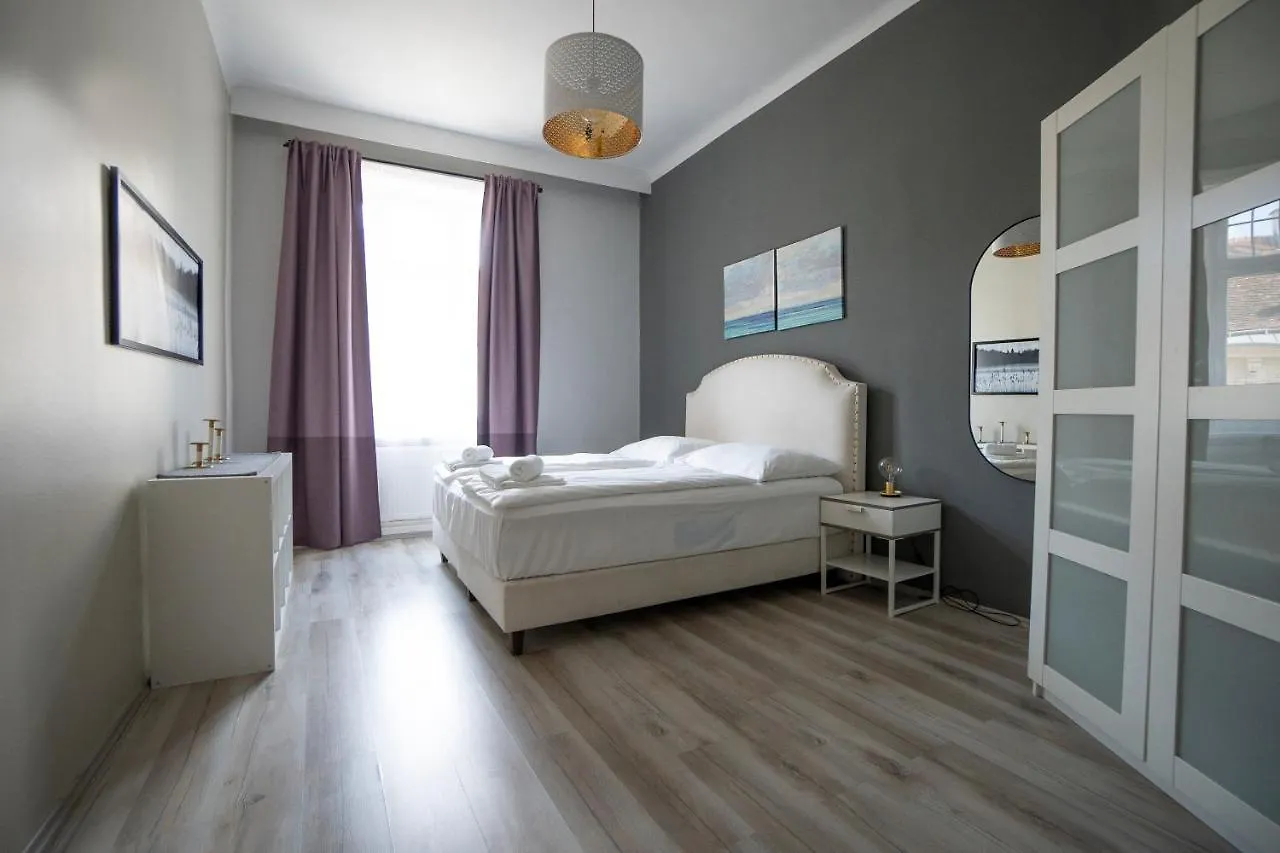 Brand New Charming Appartmet Near Augarten & City Vienna Apartment